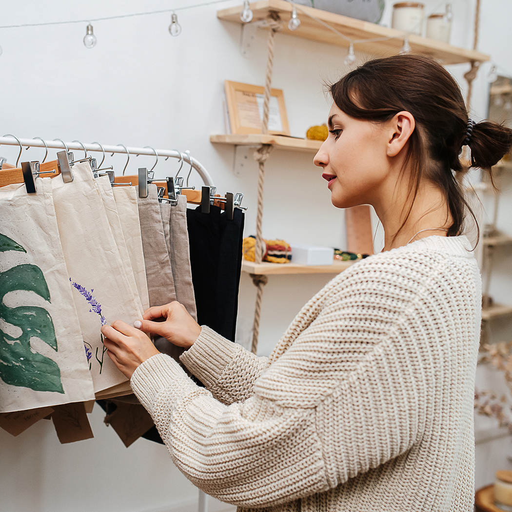 Tkaniny ekologiczne. Kompleksowy przewodnik po materiałach eco-friendly, które powinnaś znać!